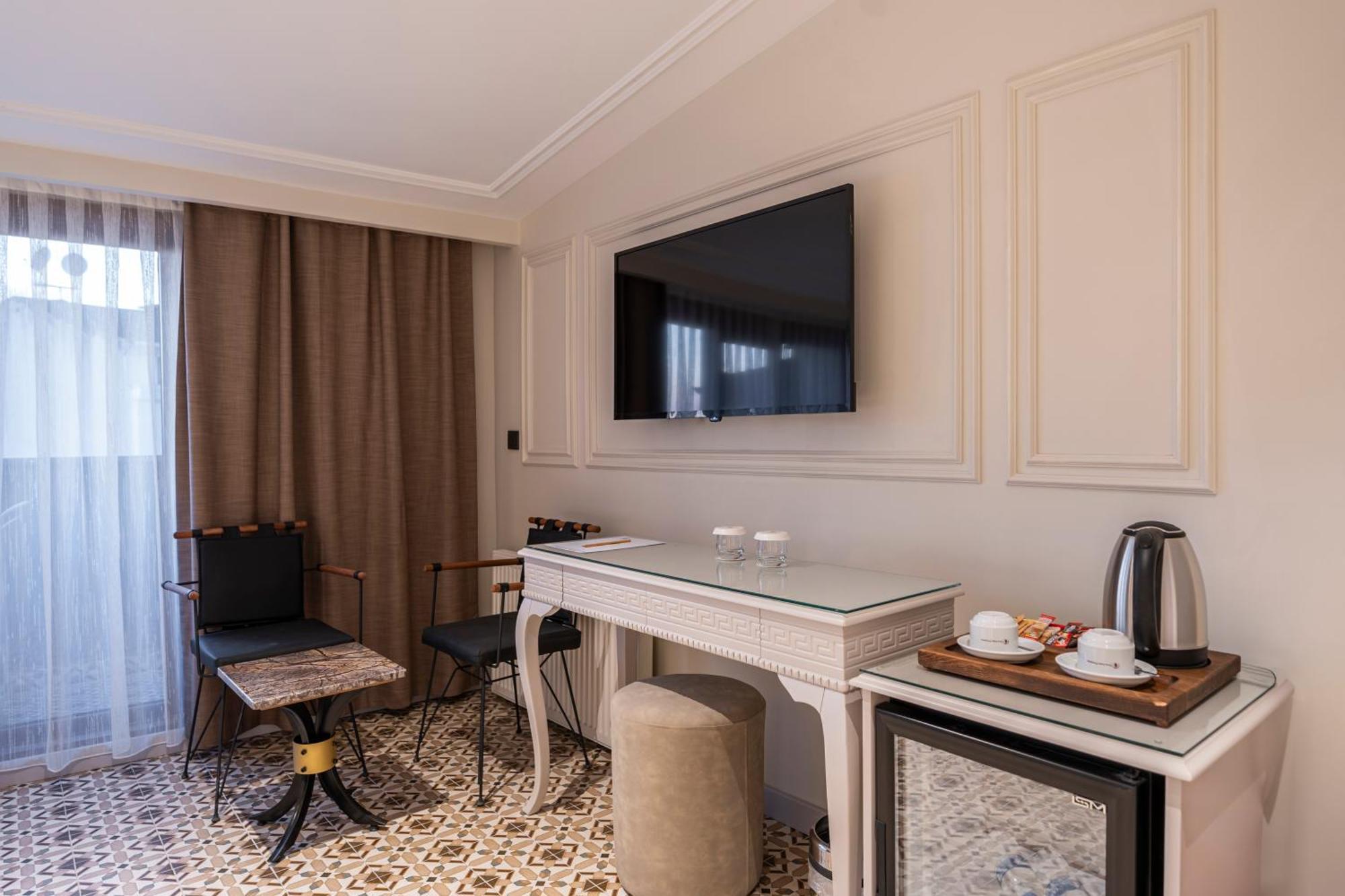Pera Luna Premium Hotel Istanbul Exterior photo