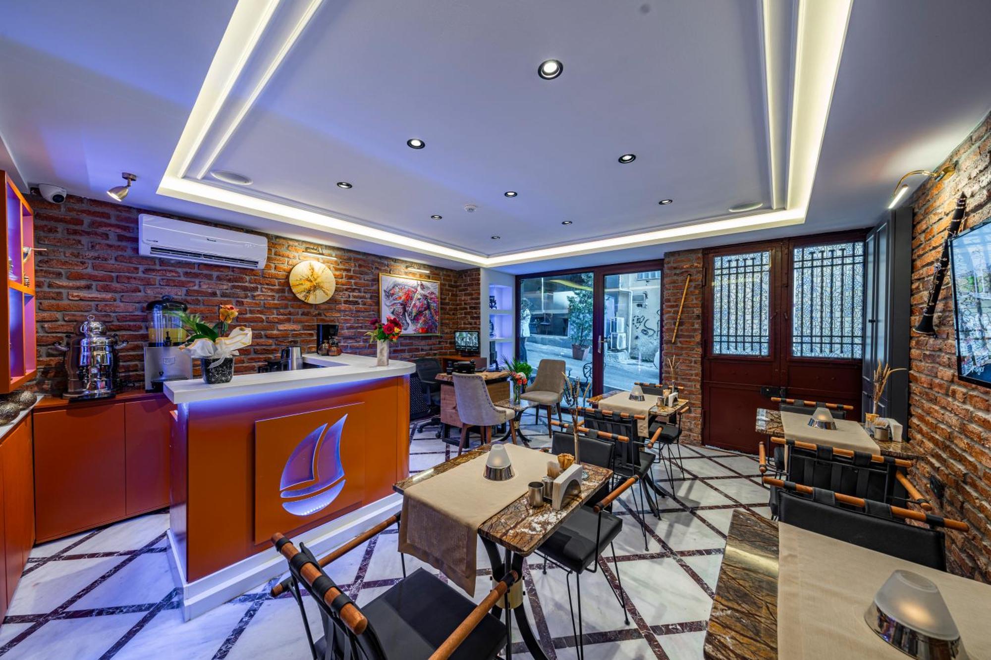 Pera Luna Premium Hotel Istanbul Exterior photo