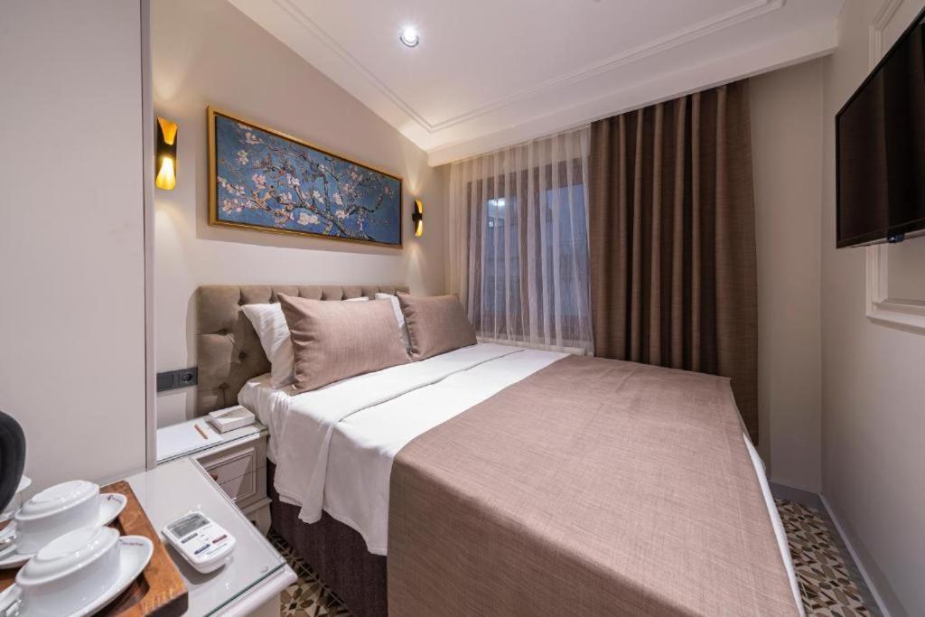 Pera Luna Premium Hotel Istanbul Exterior photo